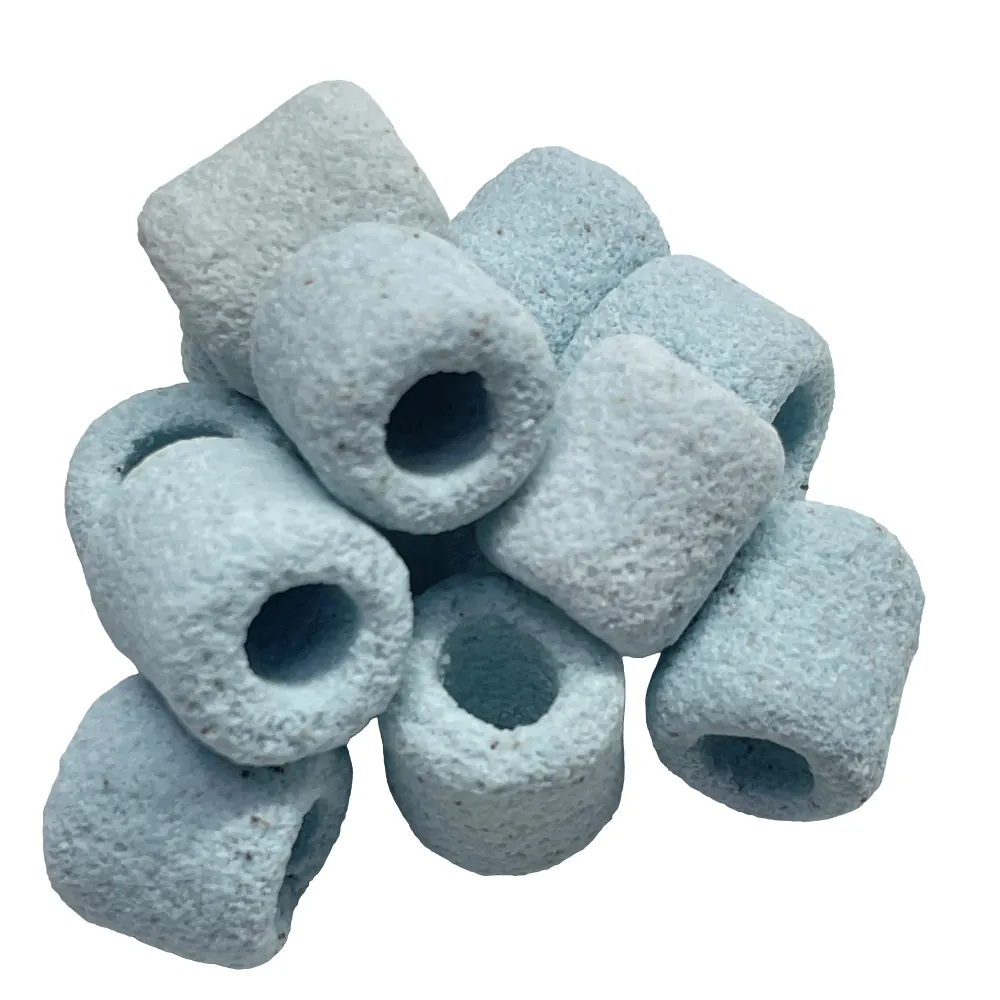 Nahaufnahme mehrerer bläulicher Dupla Filterpads / Filterringe für Clean Flow Filter 80; Ersatz-Filtermatte als maßgenaues Originalteil für Innenfilter (Art.-Nr. 79600)