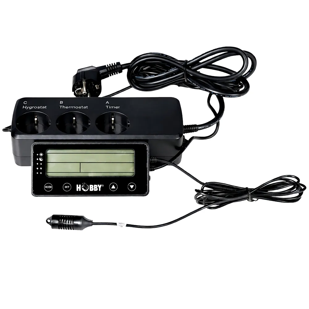 Hobby Biotherm Easy Control Klima-Controller für Terrarien, schwarzes Gerät mit LCD-Display, drei Steckdosen (Thermostat, Hygrostat, Timer), angeschlossene Sensor- und Netzkabel – steuert Temperatur, Luftfeuchte und Licht