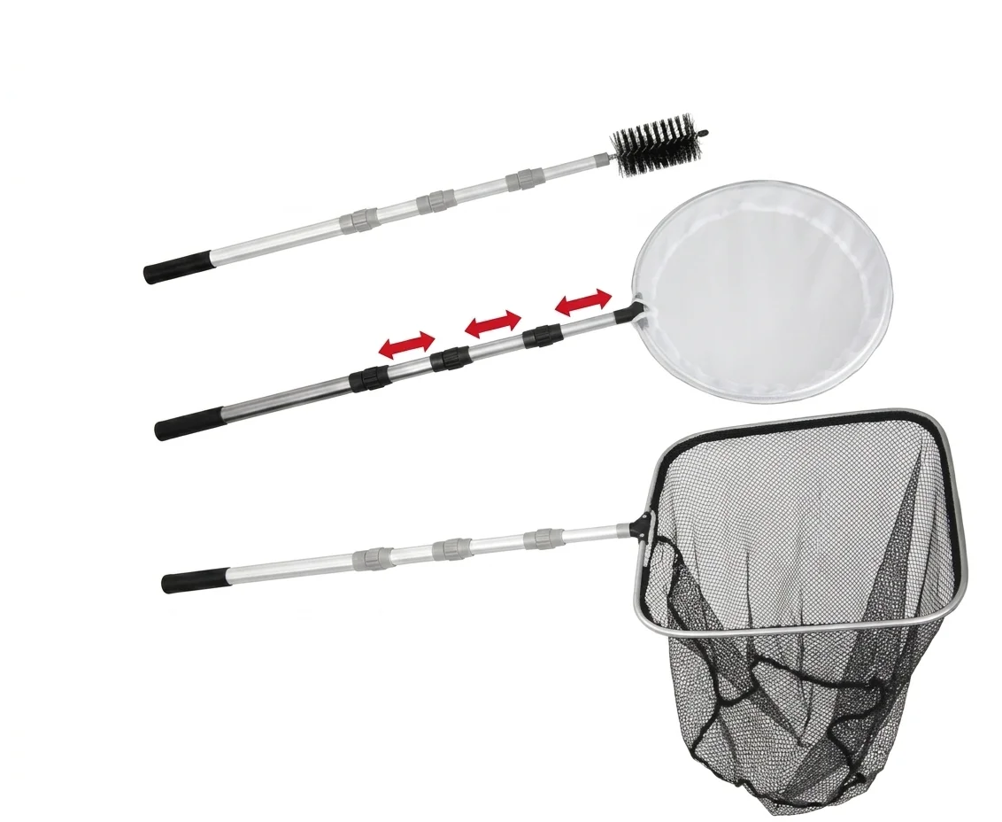 Ausziehbare Teleskopstange mit gummiertem Griff und drei Aufsätzen: Reinigungsbürste, weißer Rundkescher und schwarzer rechteckiger Fischkescher (Netz)