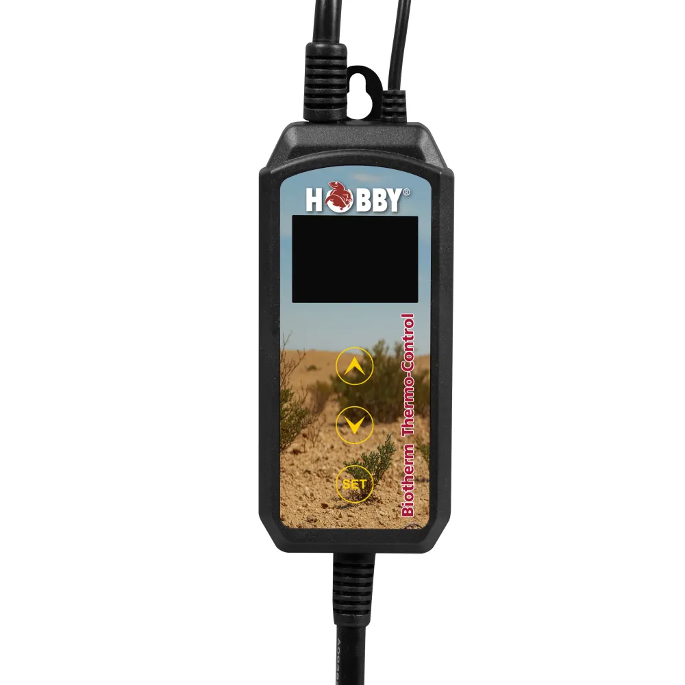 Hobby Biotherm Thermo Control digitales Terrarium-Thermostat: schwarzes Bediengehäuse mit leerem Display, drei gelben Tasten (Pfeil hoch, Pfeil runter, SET) und angeschlossenen Kabeln