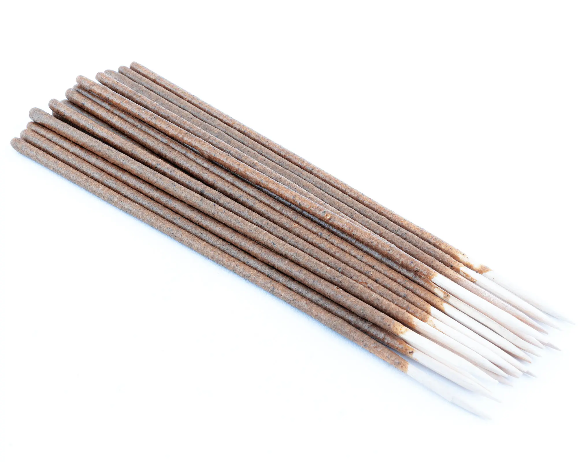 Mehrere braune Räucherstäbchen, Nahaufnahme