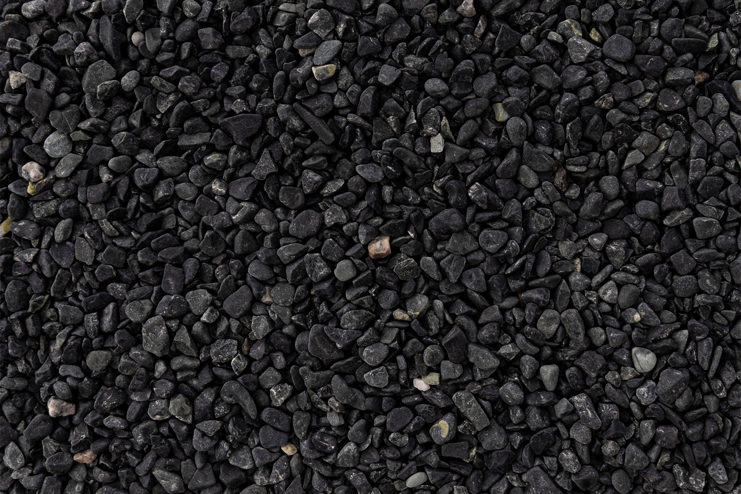 Nahaufnahme schwarzer Kieselsteine