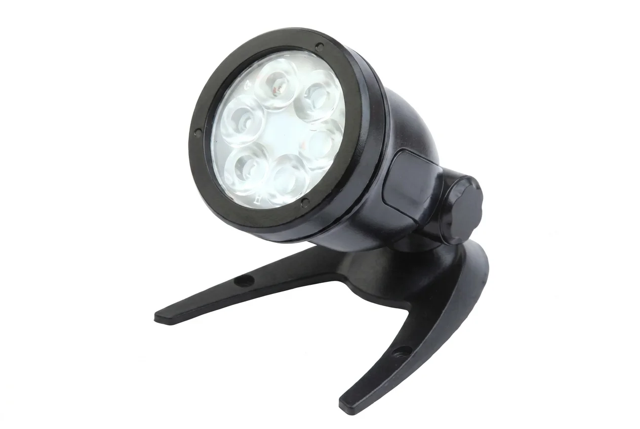 Schwarzer LED-Spot mit sechs Leuchtdioden, verstellbarem Kopf und stabilem Standfuß