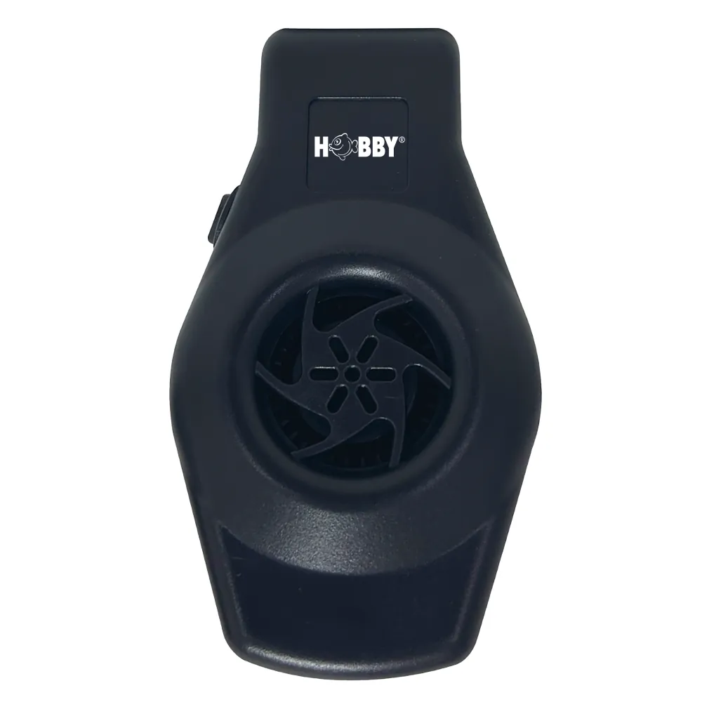 Hobby Aqua Cooler V1 Aquarium-Kühlventilator USB-C, schwarze Top-Ansicht des Clip-Lüfters mit Hobby-Logo – ideal für Aquarien 10–50 l zur Verdunstungskühlung (senkt Temperatur bis zu 4 °C)